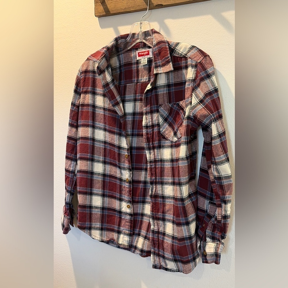Wrangler button up boys size L (10/12) - Picture 3 of 4
